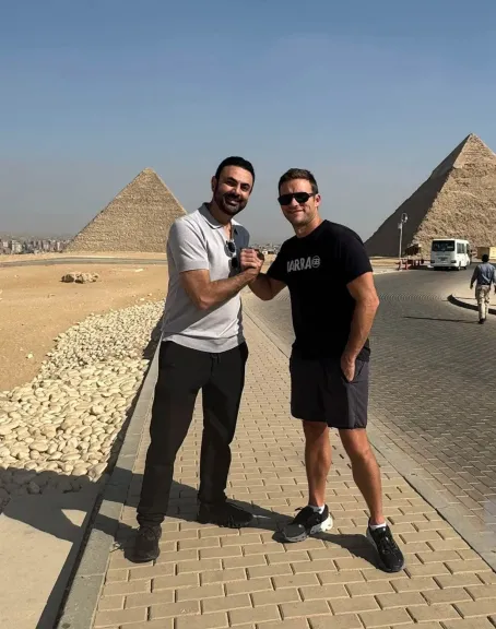 من الجونة للأهرامات .. محمد كريم يدعو  نجل الفنان العالمي كلينت... من الجونة للأهرامات .. محمد كريم يدعو  نجل الفنان العالمي كلينت ايستوود لجولة خاصة بالمناطق الأثرية المصرية