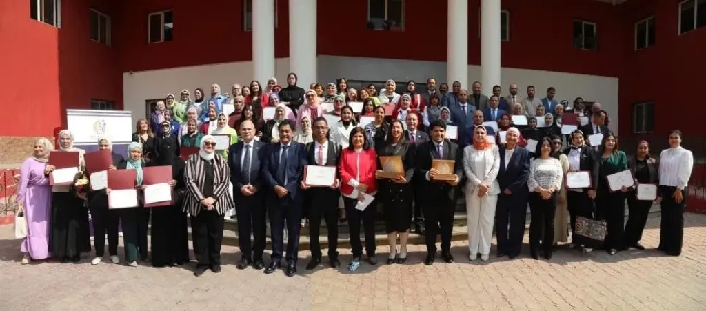 المجلس القومي للمرأة ينظم لقاءًا لاعلان جوائز المسابقة البحثية ”التمكين السياسي للمرأة... المجلس القومي للمرأة ينظم لقاءًا لاعلان جوائز المسابقة البحثية ”التمكين السياسي للمرأة المصرية.. تحديات ومؤشرات”