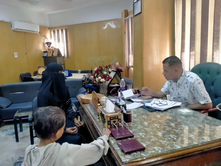 بعد نشر استغاثة والدته.. تضامن قنا تلتقي بالصغير علي: ألفين جنيه لمدة... بعد نشر استغاثة والدته.. تضامن قنا تلتقي بالصغير علي: ألفين جنيه لمدة 6 شهور وفحص فتح حساب لعملية زراعة القلب