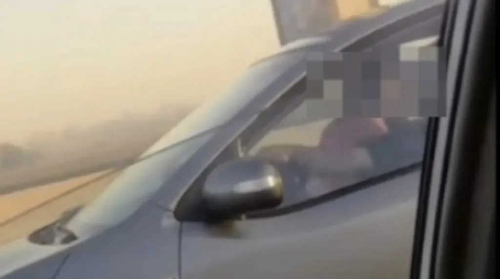 فعل فاضح على طريق المحور - أرشيفية