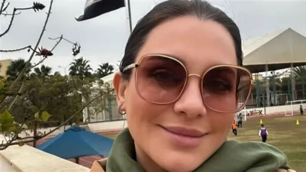 ” اللي ميعرفش مصر ميعرفش يعني إيه دنيا”.. سلاف فواخرجي توجه رسالة... ” اللي ميعرفش مصر ميعرفش يعني إيه دنيا”.. سلاف فواخرجي توجه رسالة بعد استقرارها في مصر