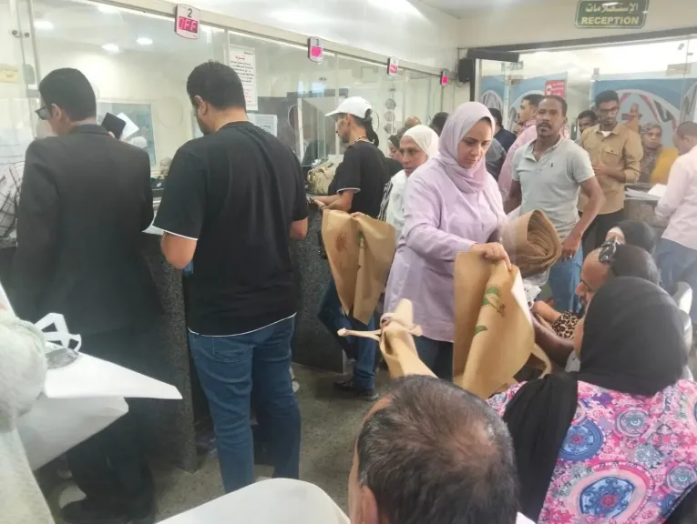 استمرار حملات التوعية البيئية لمنع استخدام الأكياس البلاستيكية بالغردقة استمرار حملات التوعية البيئية لمنع استخدام الأكياس البلاستيكية بالغردقة
