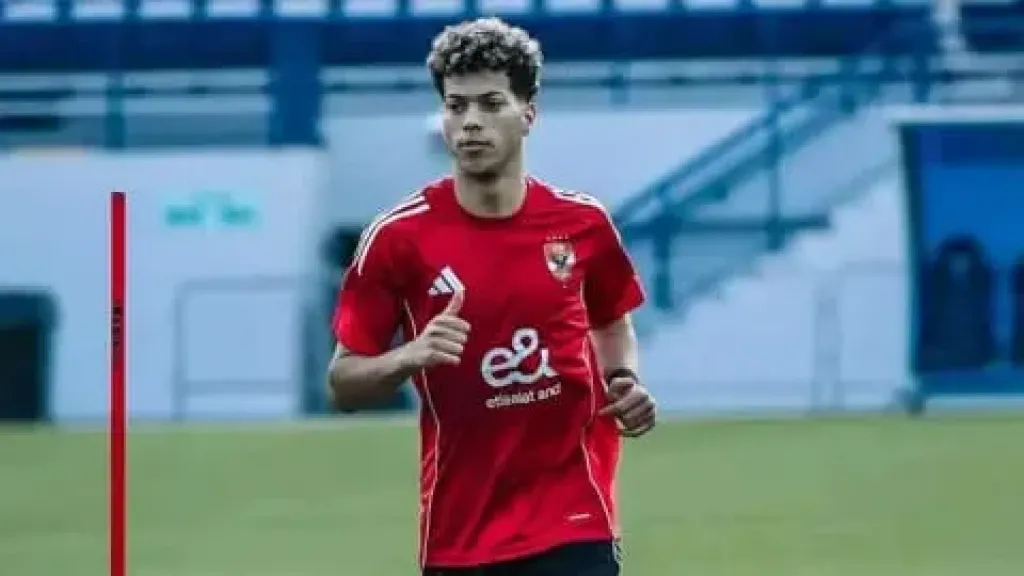 الأهلي يدرس اصطحاب إمام عاشور إلى الإمارات لدعمه نفسيًا قبل السوبر المصري الأهلي يدرس اصطحاب إمام عاشور إلى الإمارات لدعمه نفسيًا قبل السوبر المصري