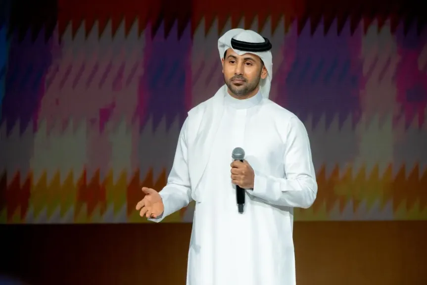 فؤاد عبدالواحد يقدم بفخر واعتزاز ”التحدي” في الحفل الختامي لمبادرة ”تحدي القراءة... فؤاد عبدالواحد يقدم بفخر واعتزاز ”التحدي” في الحفل الختامي لمبادرة ”تحدي القراءة العربي” بدبي
