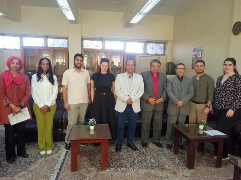 «آداب حلوان» تستقبل الطلاب الوافدين البلغاريين «آداب حلوان» تستقبل الطلاب الوافدين البلغاريين