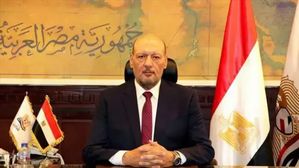 حزب ”المصريين”: الرئيس السيسي يضرب أروع الأمثلة في الوفاء لأسر الشهداء حزب ”المصريين”: الرئيس السيسي يضرب أروع الأمثلة في الوفاء لأسر الشهداء