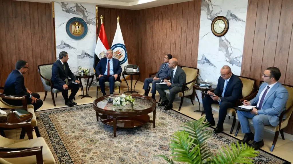 وزير البترول يبحث مع ماريدايف دخول مجال الإنتاج وتنمية الحقول القديمة في مصر