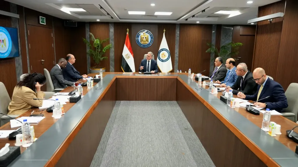 وزير البترول يبحث تعزيز التعاون مع مؤسسة التمويل الأفريقية لدعم قطاع التعدين والبترول في مصر