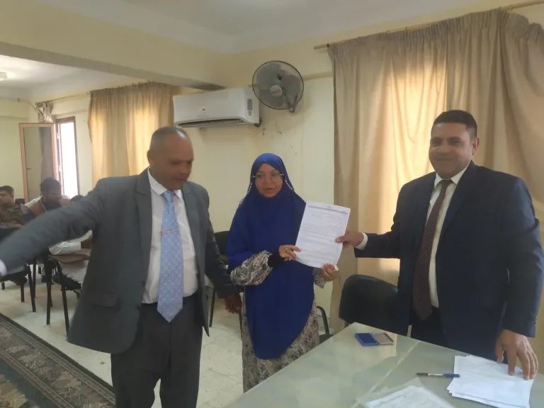 عمل جنوب سيناء يقوم بتسليم عقود عمل لذوي الهمم من أبناء المحافظة عمل جنوب سيناء يقوم بتسليم عقود عمل لذوي الهمم من أبناء المحافظة