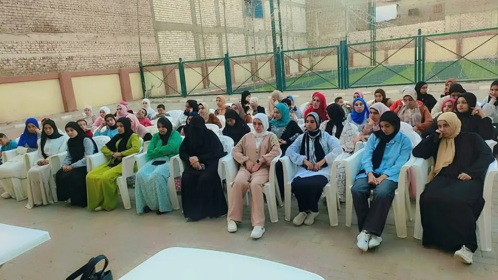 ندوة توعوية حول مناهضة العنف ضد المرأة بمركز شباب مسارة بديروط ندوة توعوية حول مناهضة العنف ضد المرأة بمركز شباب مسارة بديروط