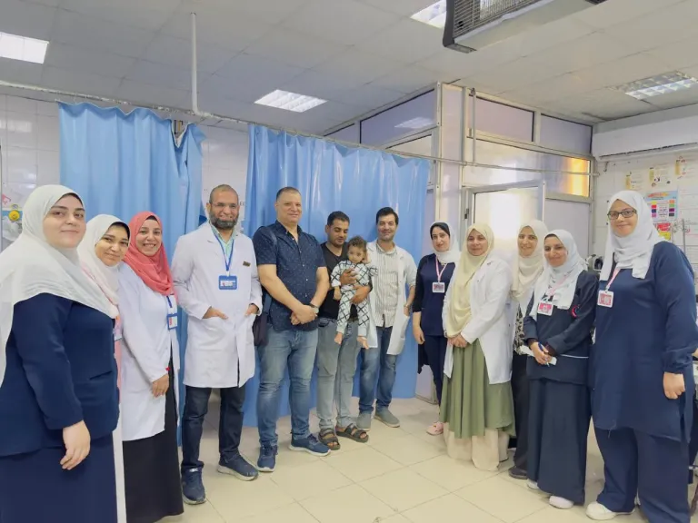 أطباء مستشفى إيتاي البارود ينجحون في إنقاذ حياة طفل بعد سقوطه من... أطباء مستشفى إيتاي البارود ينجحون في إنقاذ حياة طفل بعد سقوطه من الدور الخامس