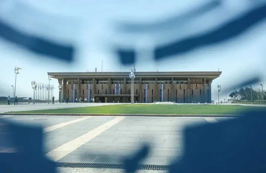 الكنيست الصهيوني يوافق علي مشروع قانون فصل المستشارة القانونية المناهضة لنيتنياهو