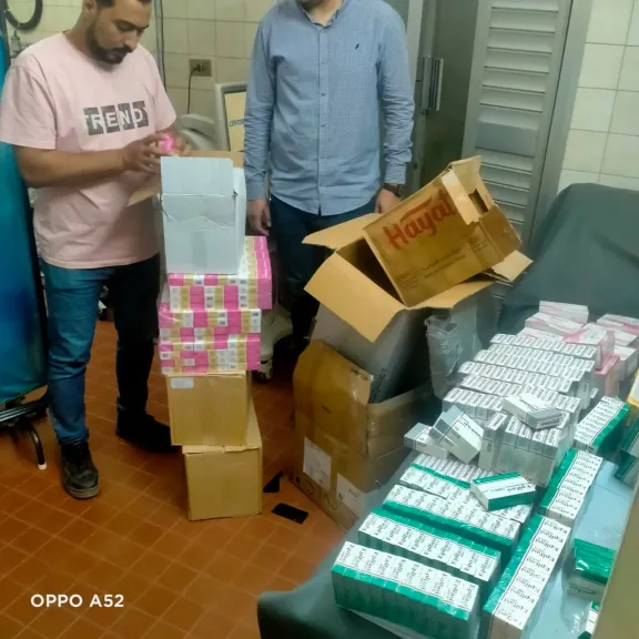 ضبط 878 عبوة من الأدوية مجهولة المصدر داخل عيادة نساء وتوليد شهيرة... ضبط 878 عبوة من الأدوية مجهولة المصدر داخل عيادة نساء وتوليد شهيرة بميت غمر