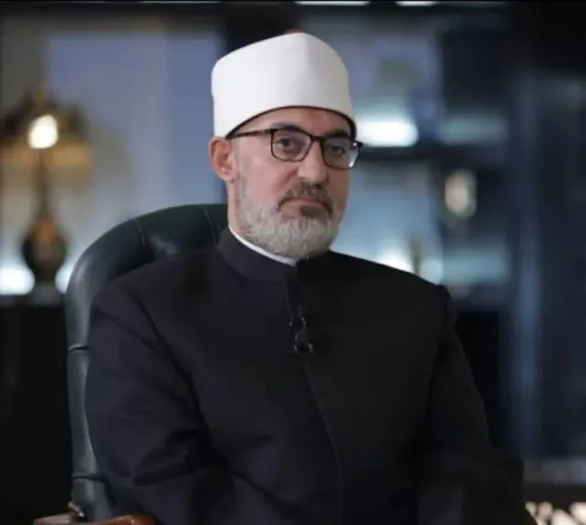 مفتي الجمهورية يشيد بالاستعدادات الجارية لافتتاح المتحف المصري الكبير.. ويؤكد: رسالة مهمة... مفتي الجمهورية يشيد بالاستعدادات الجارية لافتتاح المتحف المصري الكبير.. ويؤكد: رسالة مهمة تؤكد ريادة مصر وعراقة حضارتها