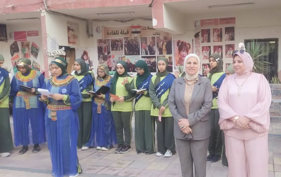 «أبو كيلة» تشهد الإذاعة المدرسية بمدرسة السيدة نفيسة.. وتؤكد: المتحف المصري الكبير... «أبو كيلة» تشهد الإذاعة المدرسية بمدرسة السيدة نفيسة.. وتؤكد: المتحف المصري الكبير فخر لمصر