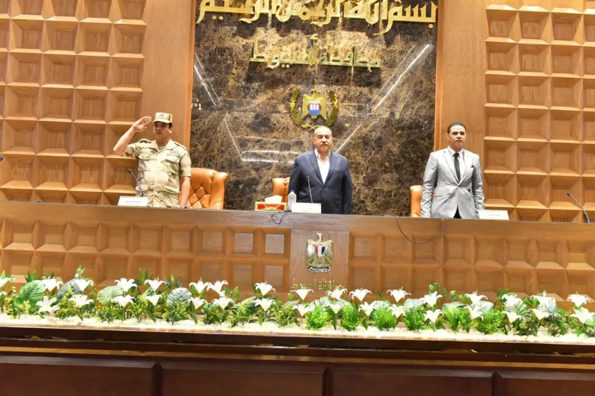 محافظ أسيوط في احتفالية ”يوم الوفاء” يكرم أسر الشهداء وقدامى المحاربين ويؤكد... محافظ أسيوط في احتفالية ”يوم الوفاء” يكرم أسر الشهداء وقدامى المحاربين ويؤكد معركتنا اليوم هي معركة وعي وبناء الوجدان الوطني