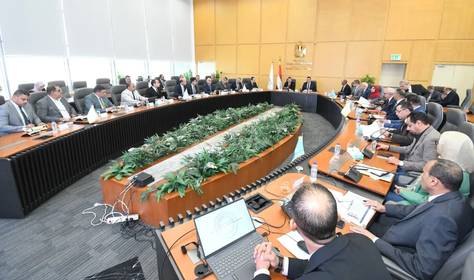 وزير الإسكان يبحث مع رئيس جهاز «مستقبل مصر» آليات تطوير إدارة المرافق وتعزيز الاستدامة في المدن الجديدة