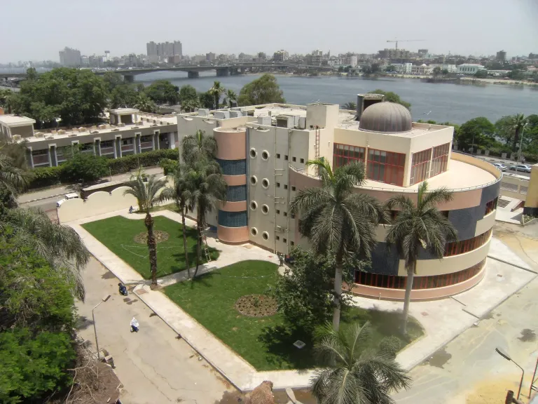 مذكرة ضد مدير معهد صحي بالتمييز في الحضور والانصراف للأطباء مذكرة ضد مدير معهد صحي بالتمييز في الحضور والانصراف للأطباء