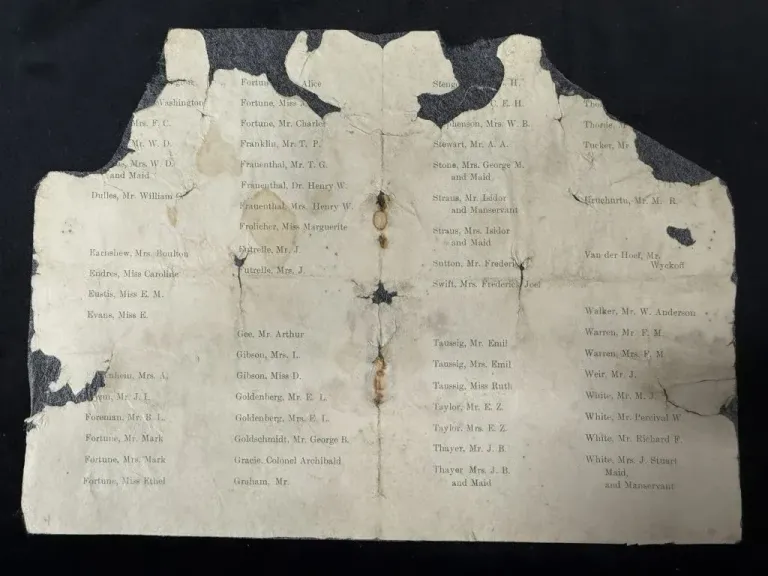 قائمة ركاب الدرجة الأولى في «تيتانيك» تُطرح في مزاد نادر يتجاوز 100... قائمة ركاب الدرجة الأولى في «تيتانيك» تُطرح في مزاد نادر يتجاوز 100 ألف دولار