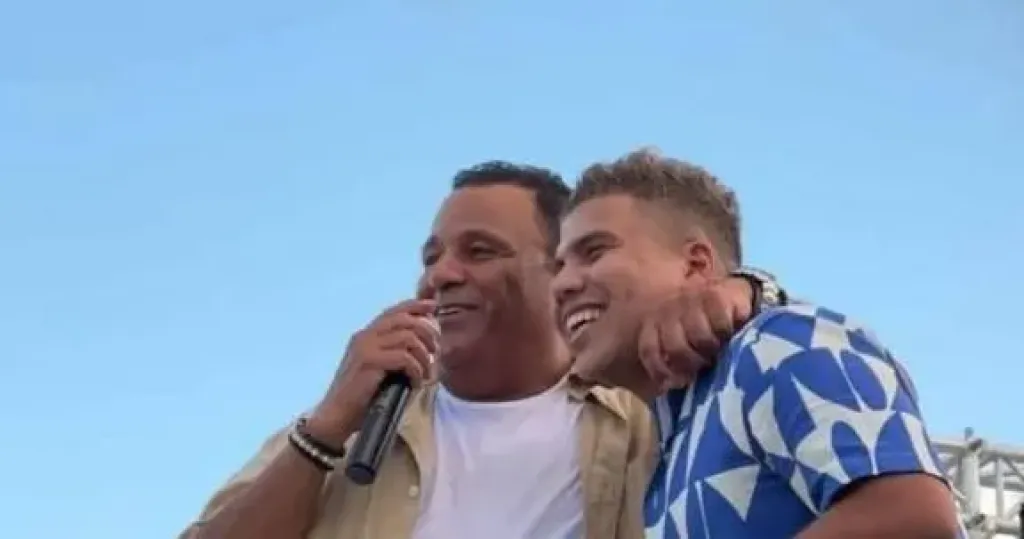 ” أنا مجيش أغنية جوه ألبوم من ألبوماتك” عمر كمال يوجه رسالة... ” أنا مجيش أغنية جوه ألبوم من ألبوماتك” عمر كمال يوجه رسالة لفنان شهير .. فمن هو ؟