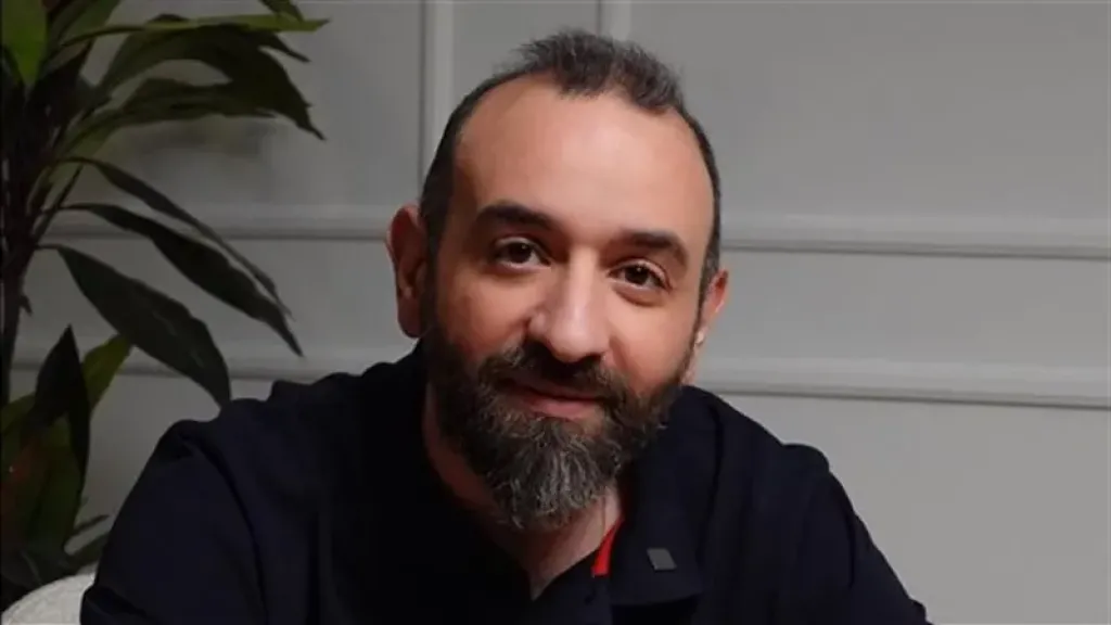 عمرو سلامة: مقولة عدوك ابن كارك مش دقيقة.. عدونا الحقيقي اللي شايف الكار متعارض مع مصالحه