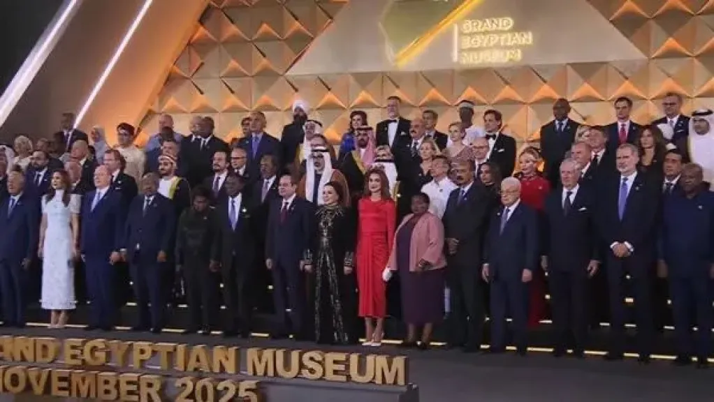 ولي العهد البحريني يحضر حفل افتتاح المتحف المصري الكبير ويؤكد: المتحف يوثق... ولي العهد البحريني يحضر حفل افتتاح المتحف المصري الكبير ويؤكد: المتحف يوثق مسيرة الحضارة المصرية ويُبرز أهمية الثقافة بوصفها ركيزة لتعزيز التقارب الإنساني