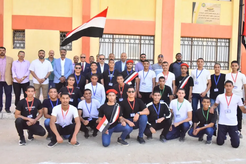 محافظ أسيوط يتفقد المدرسة الفنية لمياه الشرب والصرف الصحي بأسيوط الجديدة ويعلن قبول أول دفعة من الطالبات