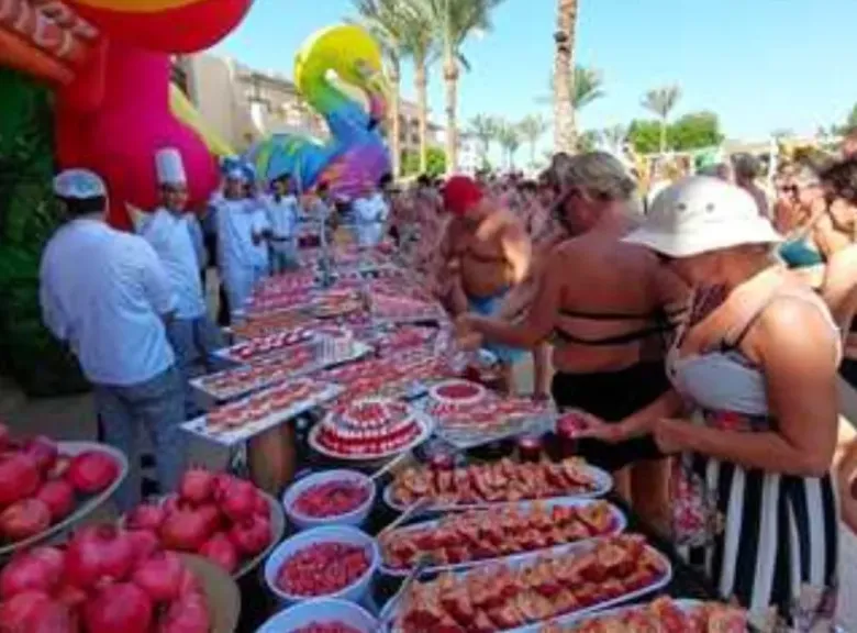 فنادق الغردقة تحتفل باليوم العالمي للرمان وسط إقبال سياحى كبير