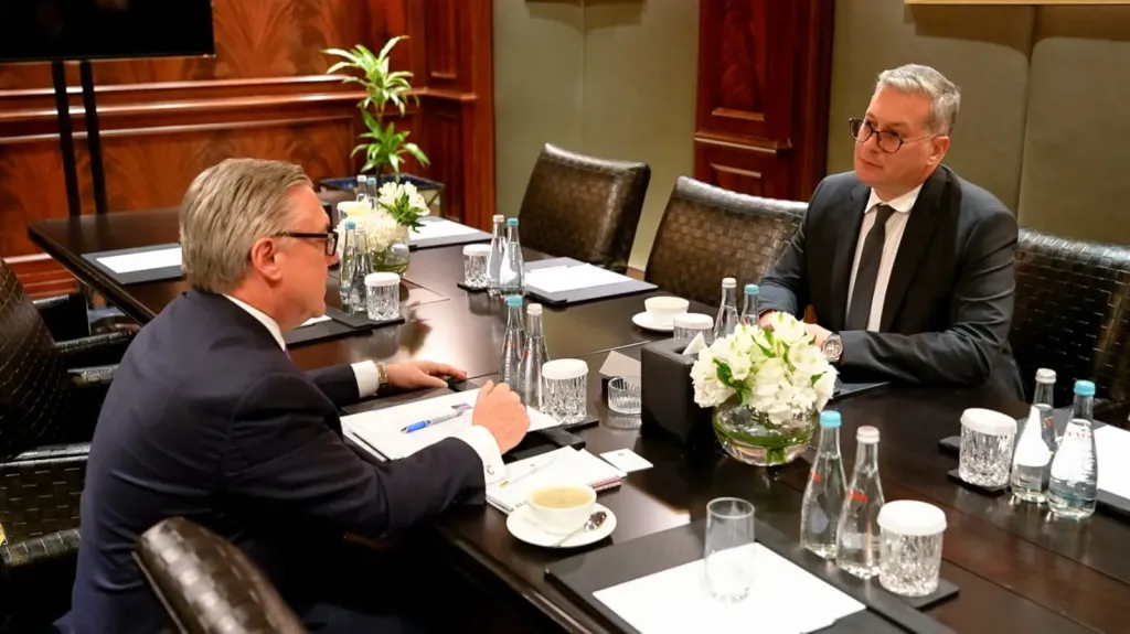 وزير البترول يدعو «شيفرون» الأمريكية للتوسع في استثمارات البحث والاستكشاف بالبحر الأحمر وزير البترول يدعو «شيفرون» الأمريكية للتوسع في استثمارات البحث والاستكشاف بالبحر الأحمر