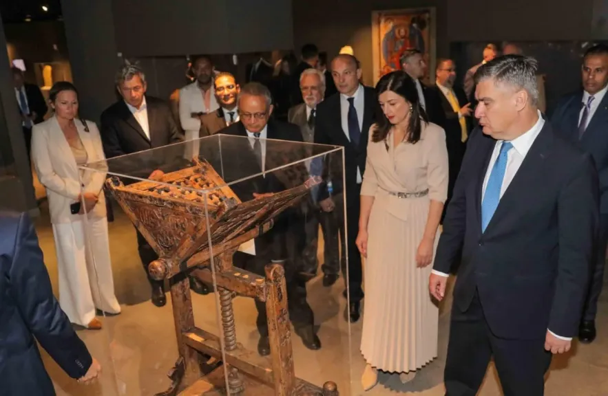 رئيس كرواتيا خلال زيارته لمكتبة الإسكندرية:  المتحف المصري الكبير يمثل حضارة... رئيس كرواتيا خلال زيارته لمكتبة الإسكندرية:  المتحف المصري الكبير يمثل حضارة فريدة عبر التاريخ