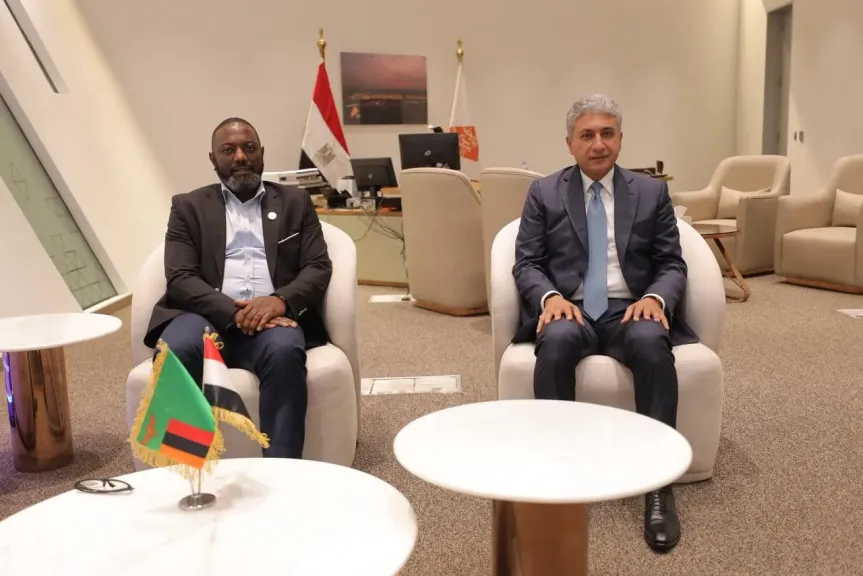 وزير السياحة والآثاريلتقي مع وزير السياحة بدولة زامبيا لبحث سبل التعاون المشترك بين البلدين في مجال السياحة