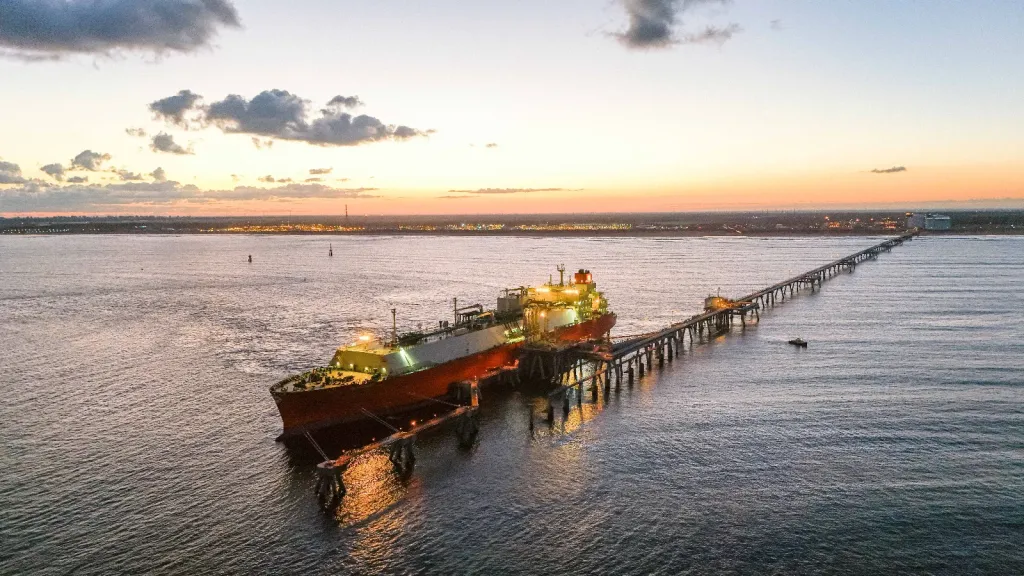 ارتفاع أسعار النفط بعد قرار أوبك+ تعليق زيادات الإنتاج خلال الربع الأول من 2026