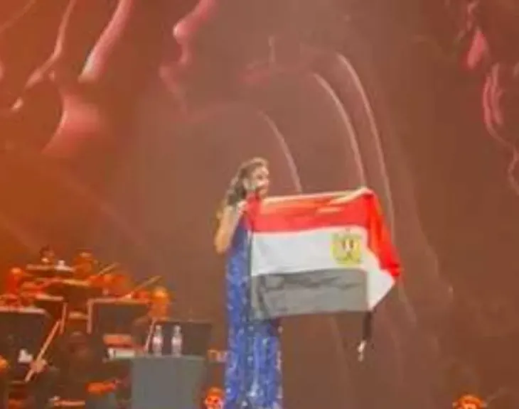 أنغام ترفع علم مصر من قلب باريس وتحتفل بافتتاح المتحف المصري الكبير