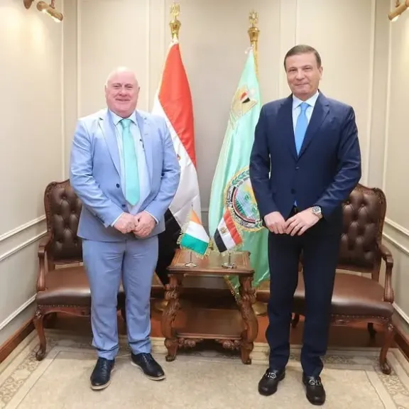 وزير الزراعة يبحث مع نظيره الأيرلندي تعزيز التعاون المشترك ويستعرضان فرص الشراكة في الأمن الغذائي والتكنولوجيا الزراعية