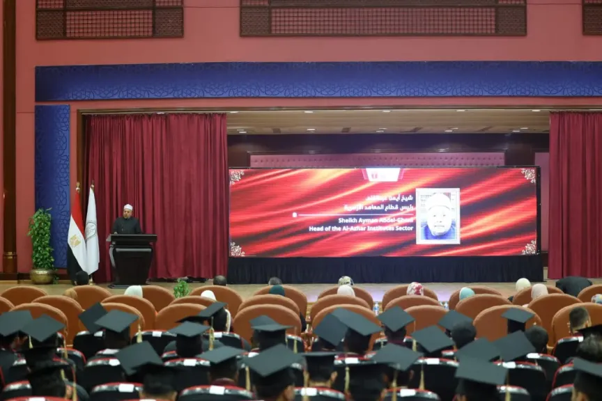 رئيس قطاع المعاهد الأزهرية للطلاب الوافدين: انتماؤكم للأزهر شرف عظيم.. وأنتم سفراؤه في نشر سماحة الإسلام