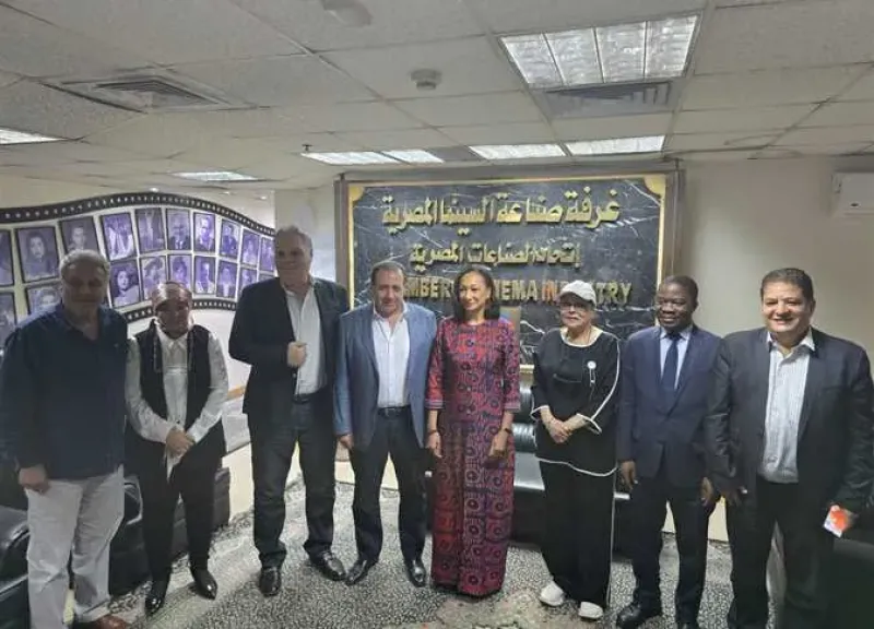 وزيرة الثقافة الإيفوارية تلتقي رئيس غرفة صناعة السينما المصرية لبحث التعاون المشترك