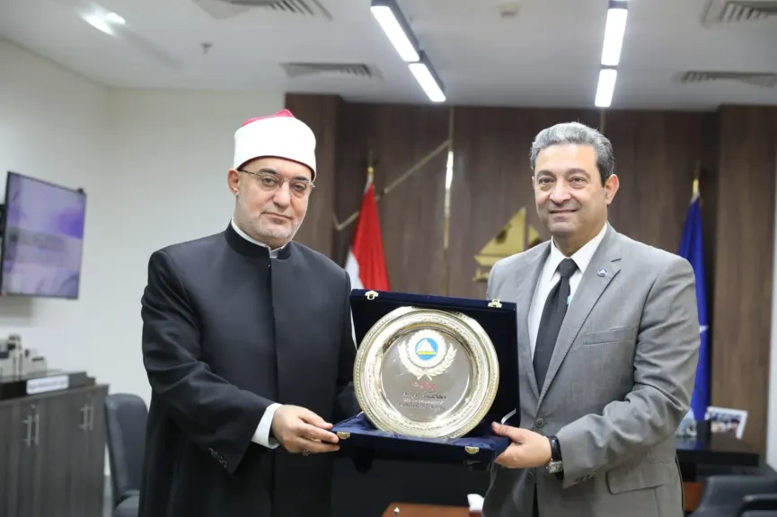 محافظ دمياط يستقبل مفتي الجمهورية لبحث تعزيز التعاون المشترك وإنشاء فرع لدار الإفتاء المصرية بالمحافظة
