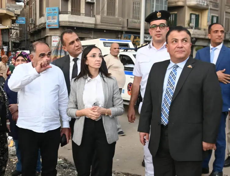 محافظ البحيرة تتابع أعمال تطوير ميدان ”المحطة” بدمنهور
