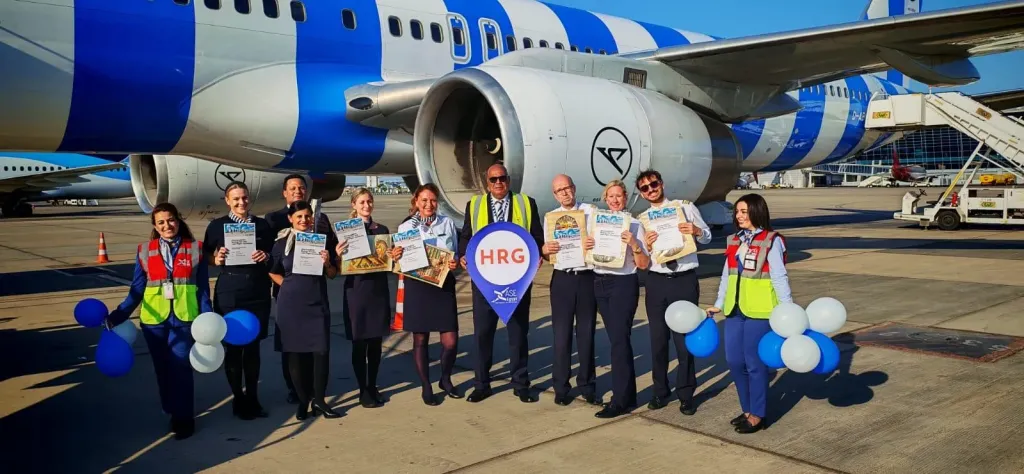 مطار الغردقه يودع آخر طائره لشركه الكوندور من طراز بوينج ٧٥٧ بمدافع المياه بعد اكثر من ٢٥ سنه خدمه