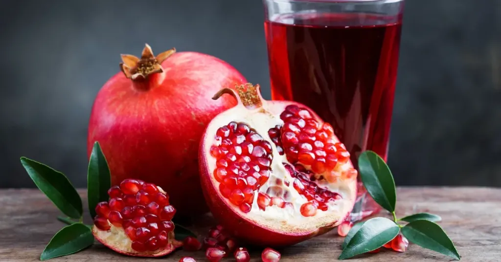 الرمان.. فاكهة الحياة وفوائد لا تعد ولا تحصى