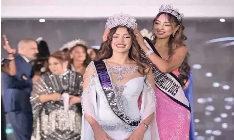 بحضور نجوم الفن والإعلام ..تتويج يسرى بوحمده  بلقبQueen Arab Worldwide 2025