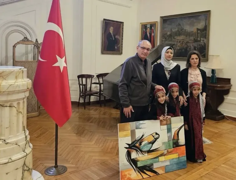 السفير التركي في القاهرة صالح موطلو شن: سنعرض أعمال الفنانة الغزوية فايزة ضمن فعالية ”تحيا غزة” وفي معارض فنية مختلفة