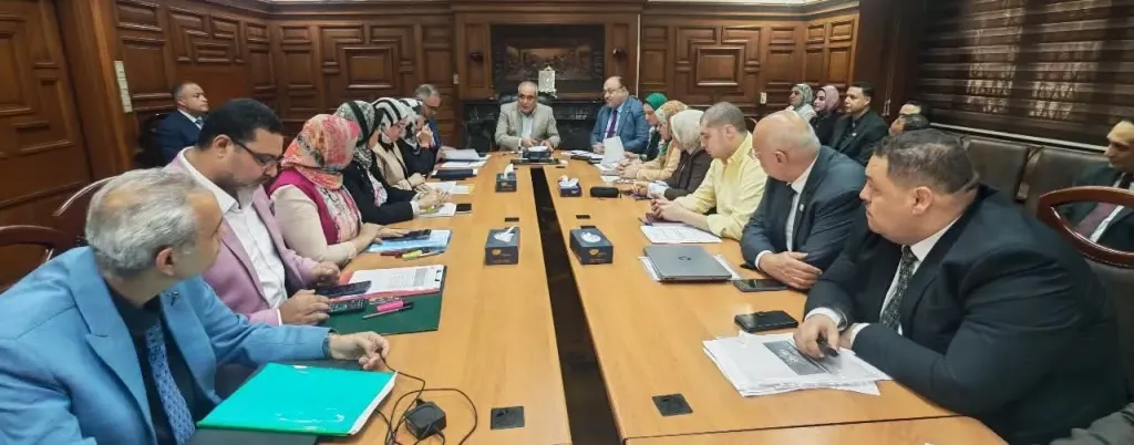 “التأمين الصحي” تتابع مؤشرات الأداء بخمس محافظات.. وتوجيهات برفع الكفاءة وتسريع التحول الرقمي