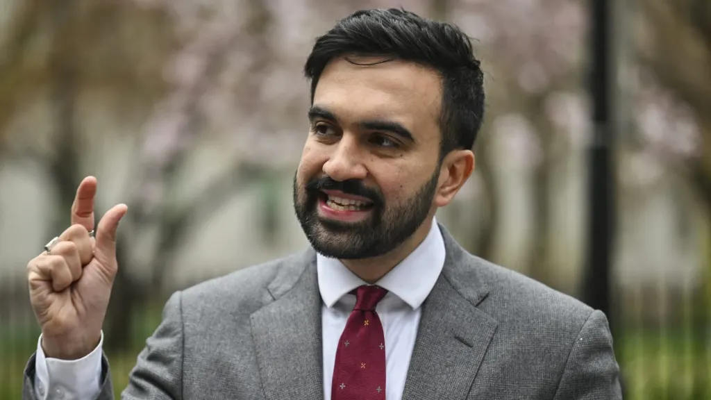 هل فوز زهران ممداني برئاسة مدينة نيويورك سيجعله أوباما الجديد؟