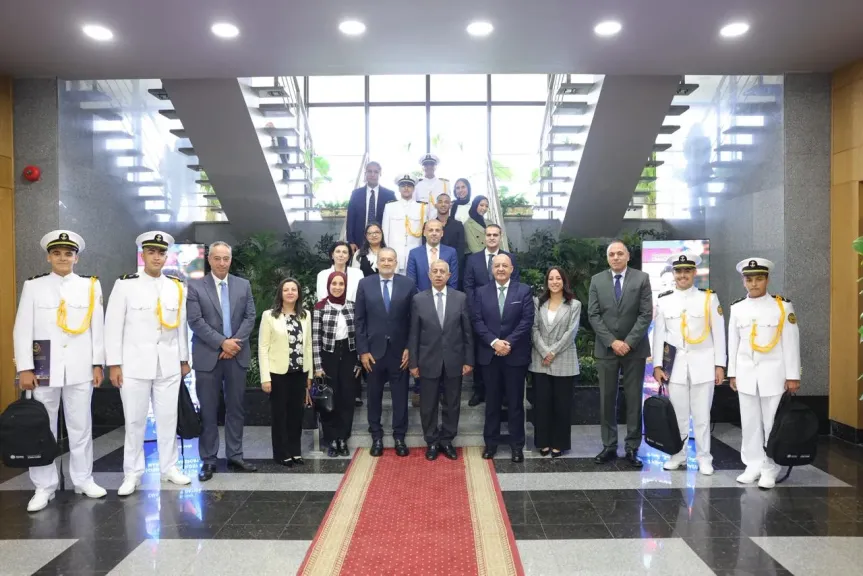 تعاون بين الاكاديمية العربية ومؤسسة CMA CGM 10 منح دراسية لطلاب الأكاديمية العربية المتفوقين