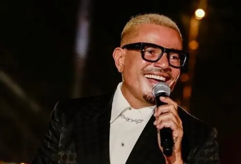 عمرو دياب يتألق في أبوظبي مع أروع أغانيه | صور