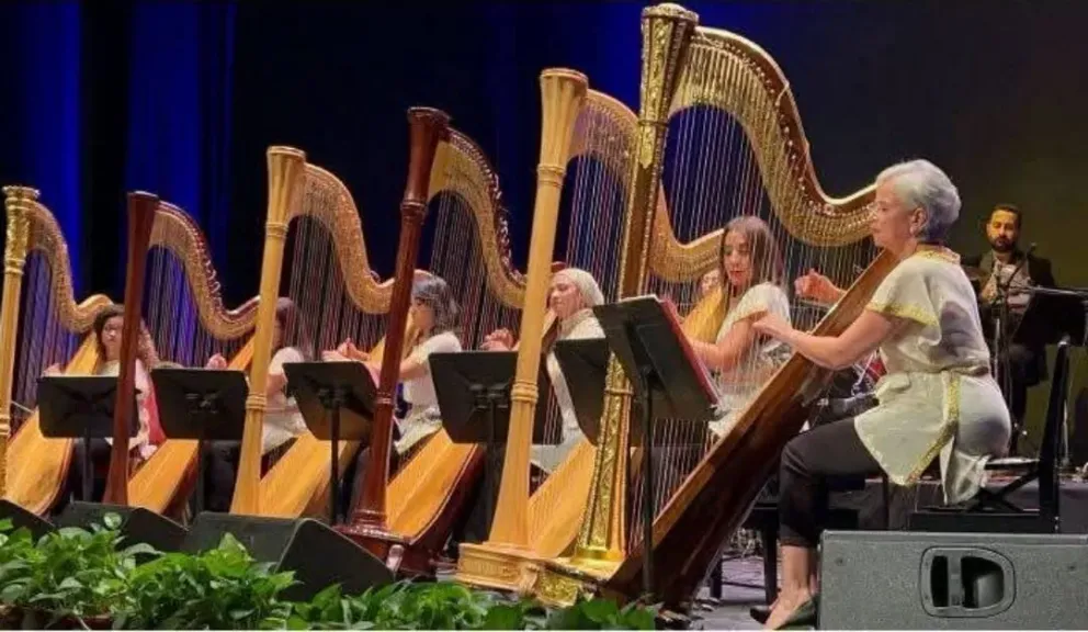 عازفات الهارب يحتفلن بإفتتاح المتحف المصرى الكبير فى الأوبرا