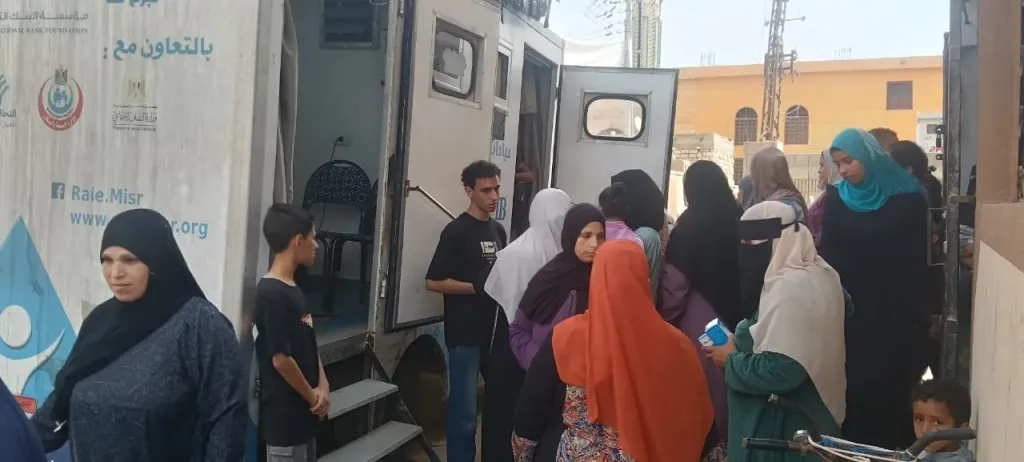 ضمن حملة ”اقرأ فكر لمستقبل أفضل”.. المكتبة المتنقلة تشارك بفعاليات تثقيفية وتوعوية بمركز إدكو