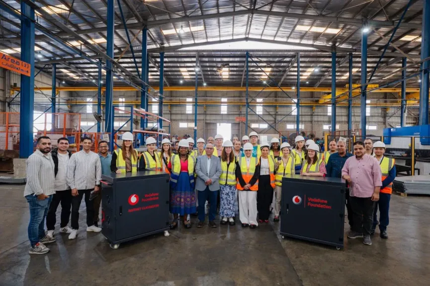 مؤسسة ڤودافون مصر  تحتفل بتوسيع برنامج ” شبكة المدارس الفورية” للاجئين في مصر