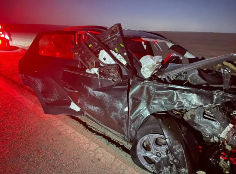 العناية الإلهية أنقذته.. صور تكشف ما حدث لسيارة إسماعيل الليثي بعد حادث مروع